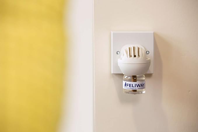 FELIWAY® Classic 30 Day Cat Calming Refill for Pheromone Diffuser, 48ml - Helps Reduce Common Signs of Stress in Cats & Kittens, Enhanced Calming-PawvioPets