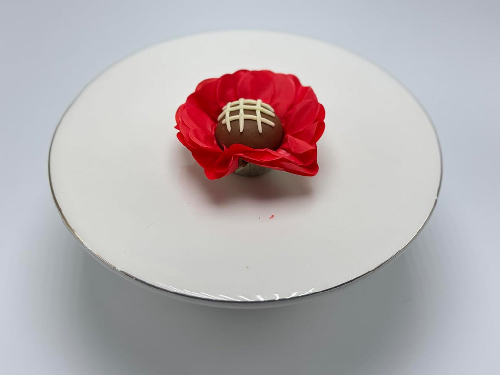 Handmade Paper Truffle Cups | Truffle Liners | Truffle Wrappers | Fominhas | Candy cups for chocolate | Forminhas de Brigadeiro | Candy liners - Pack of 20 - (Paper, Crimson Red)