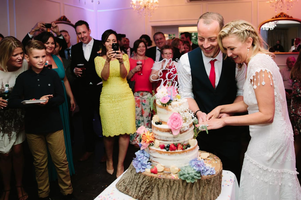 Mr and Mrs Cake Topper - Glitter Silver Acrylic Wedding Cake Decorations, Bride and Groom Cake Pick (Silver)