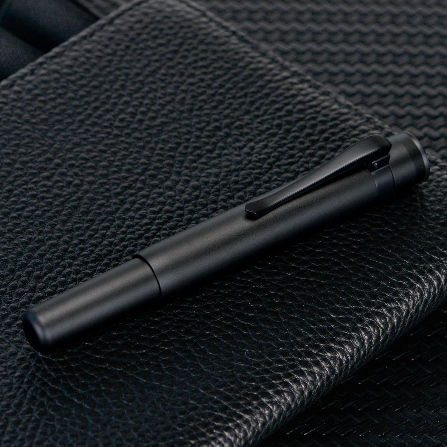 Hongdian M2 Mini Fountain Pen with Extra Fine Soft Nib, Sleek Shape Aluminium Short Pocket Travel Pen (Matte Black)
