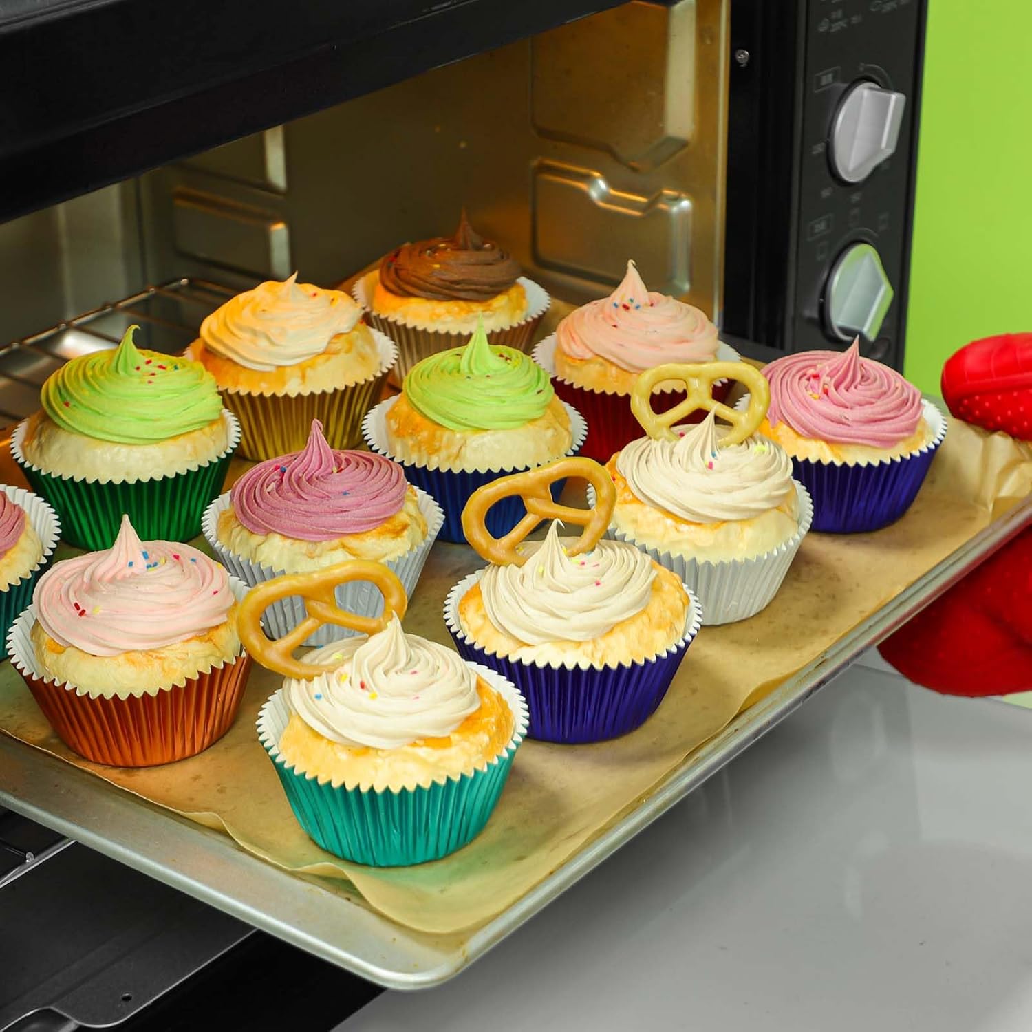 Gifbera Foil Cupcake Liners Metallic Paper Muffin Standard Baking Cups 200-Count (Aqua)