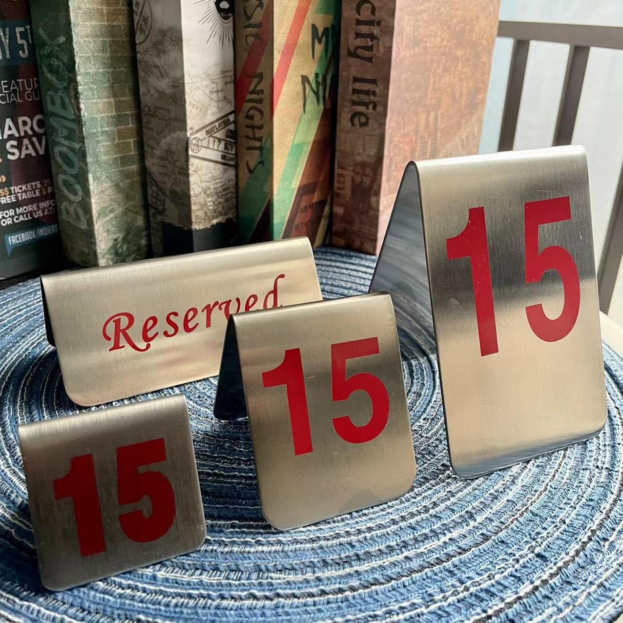 10 Pcs Metal Place Cards Stackable Tent Style Table Numbers，Place Card Holders for Celebration Wedding Party Restaurants Cafes Bars Gatherings meeting Room Board Game Serial (Small 1-10, Red)