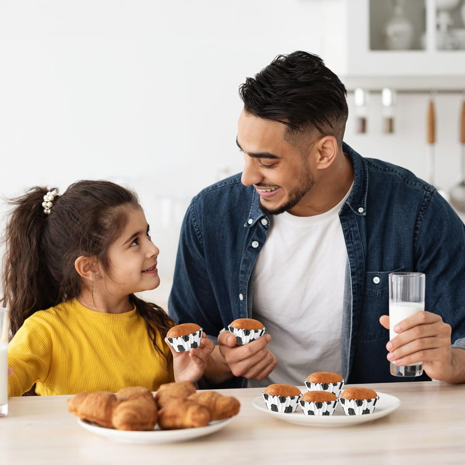 COcnny Soccer Mini Cupcake Liners - 600pcs Football Mini Baking Cups Muffin Cupcakes Wrappers for Boys Teens Birthday, Sport Theme Cake Wrap Making Supplies for Celebration Holiday Baby Shower Party