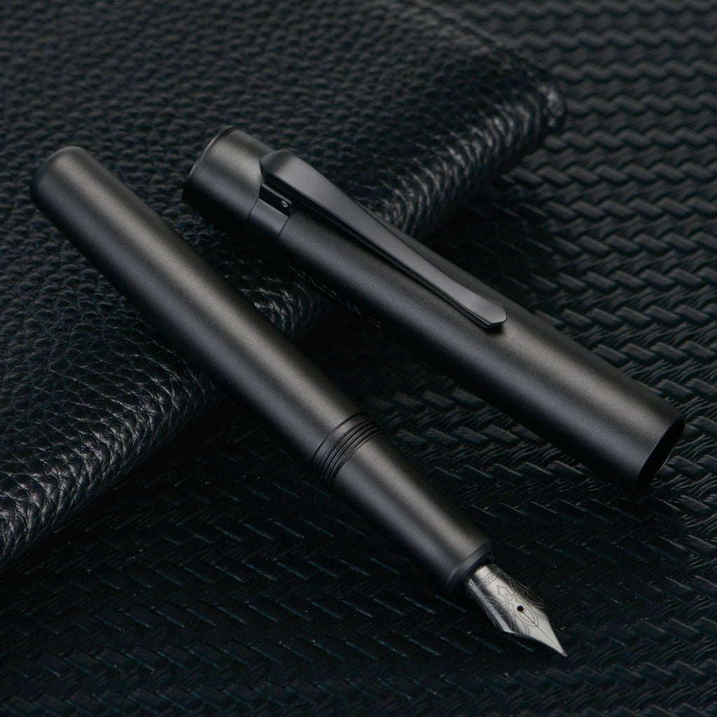 Hongdian M2 Mini Fountain Pen with Bent Nib, Sleek Shape Aluminium Short Pocket Travel Pen (Matte Black)