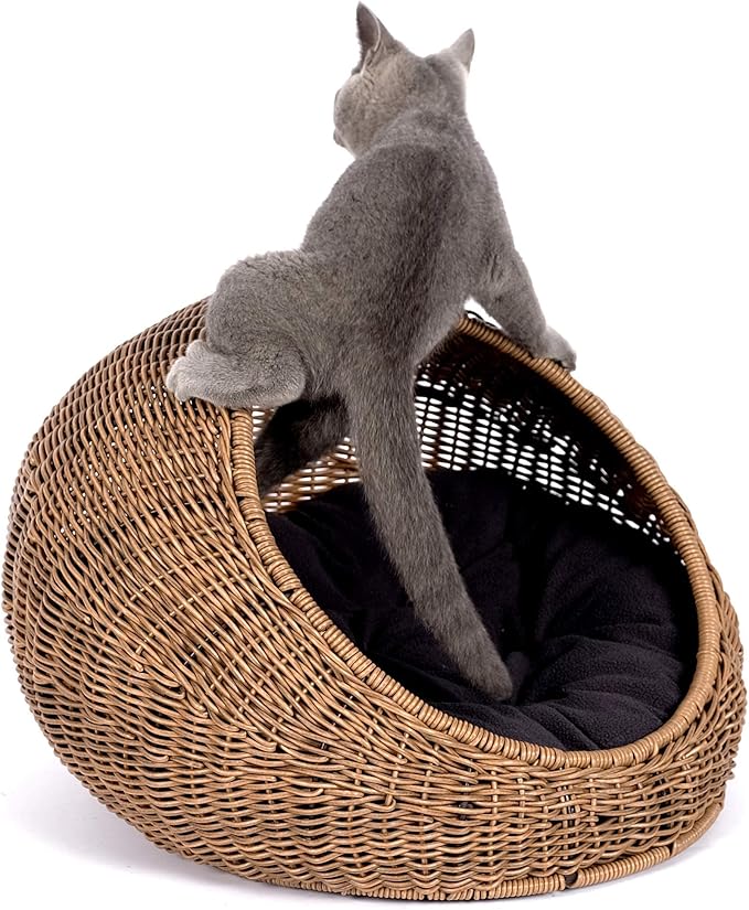 D+GARDEN Wicker Cat Bed Dome for Medium Indoor Cats - a Covered Cat Hideaway Hut of Faux Rattan Houses Pets in Dome Basket, Washable-PawvioPets