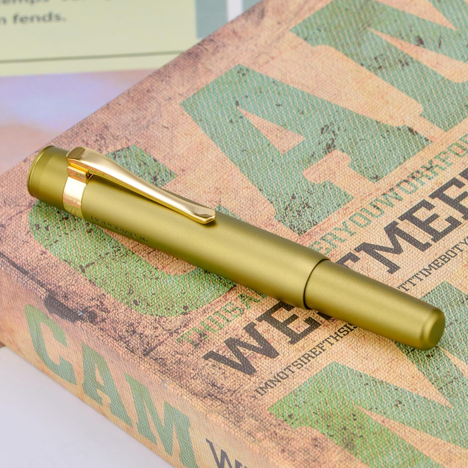 HONG DIAN M2 Black Forest Mini Fountain Pen, Bent Nib & Sleek Shape Aluminium Short Pocket Travel Pen (Olive Green)