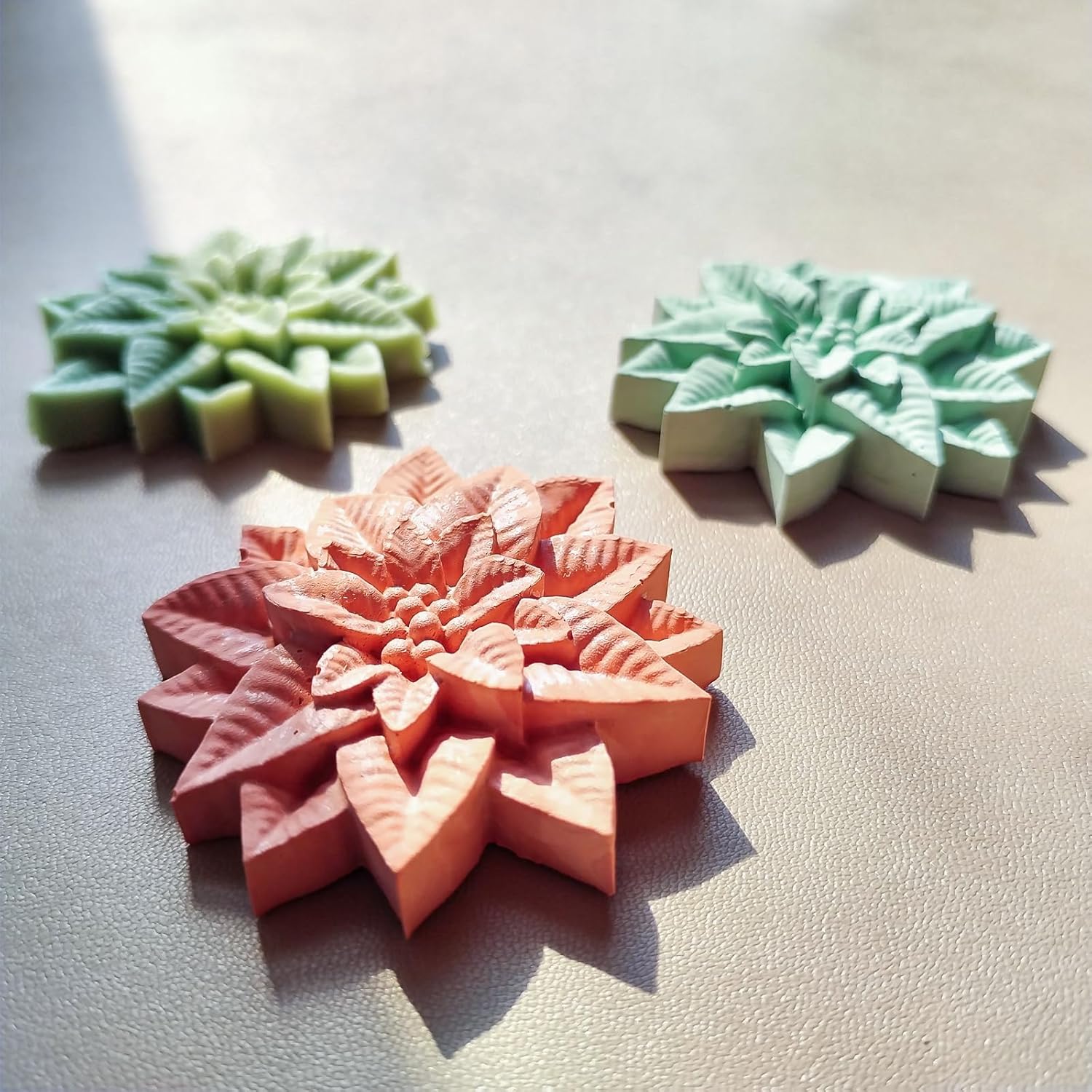 2PCS Christmas Holly Leaf Silicone Molds, Christmas Chocolate Fondant Mold for Baking, Plant Leave Resin Candle Soap Mold, Cake Decorating Dessert Mold, DIY Resin Casting Clay Craft Accessories