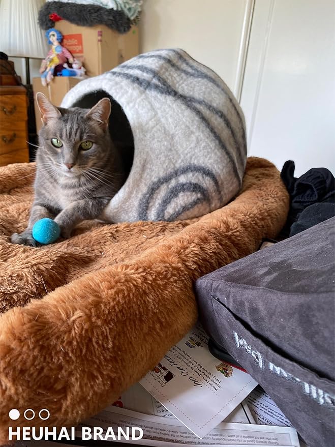 80-Pack Cat Toy Balls 10 Assorted Colors 1.25 Inch Diameter Suitable for All Cat Sizes (Cat Toys Value Pack)-PawvioPets