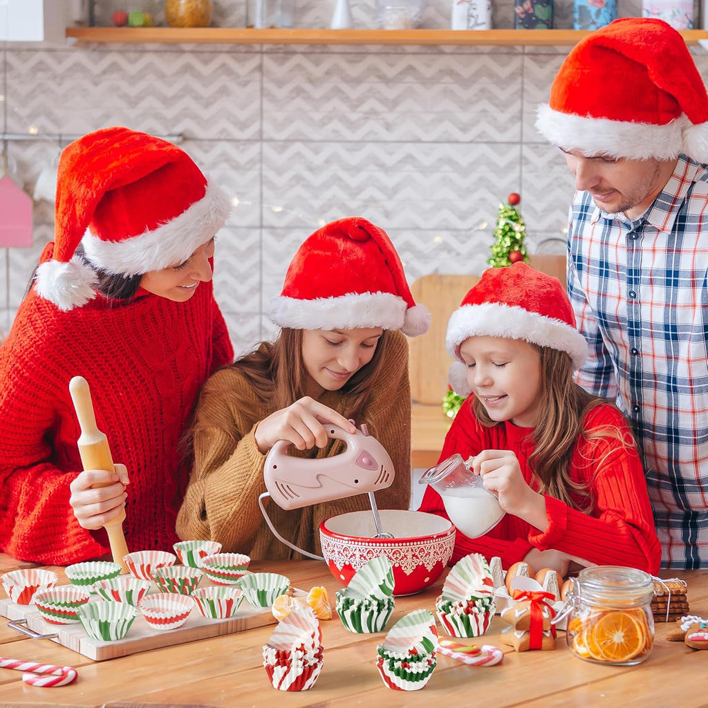 COcnny Christmas Mini Cupcake Liners - 600pcs Merry Christmas Candy Baking Cups Muffin Cupcakes Wrappers, Xmas Tree Santa Disposable Chocolate Cake Wrap Making Supplies for Xmas Eve Party (10 Styles)
